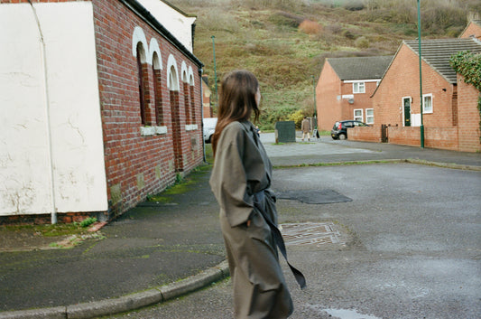 BLOUSED SHIRT DRESS /HARD TWISTED WOOL MESH