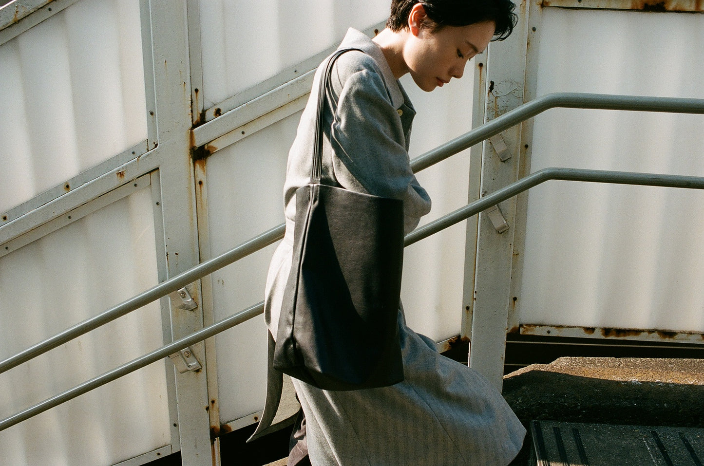 SEYA X ISAAC REINA CHASEN HOBO /MEDIUM /OIL LEATHER