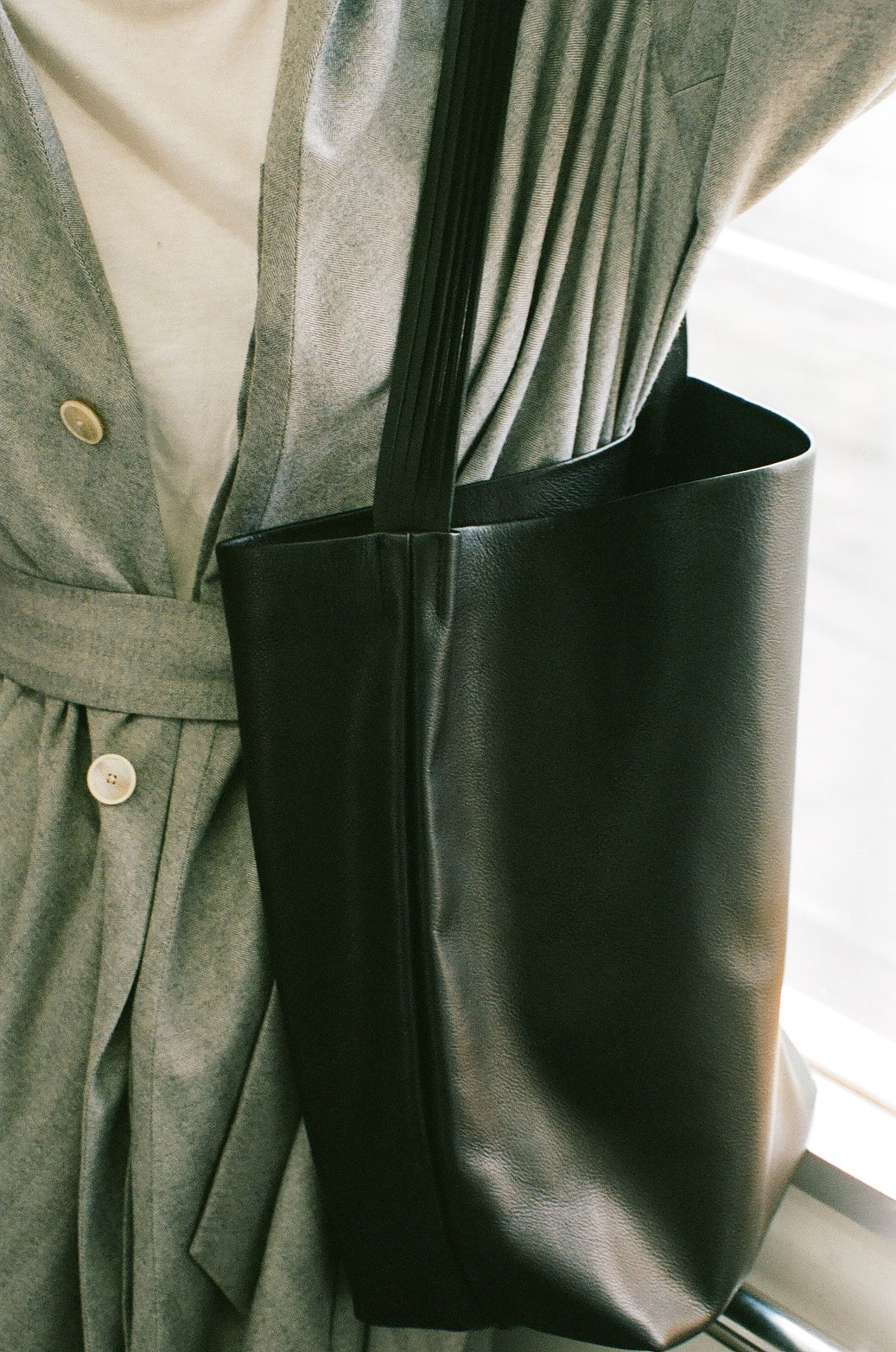 SEYA X ISAAC REINA CHASEN HOBO /MEDIUM /OIL LEATHER