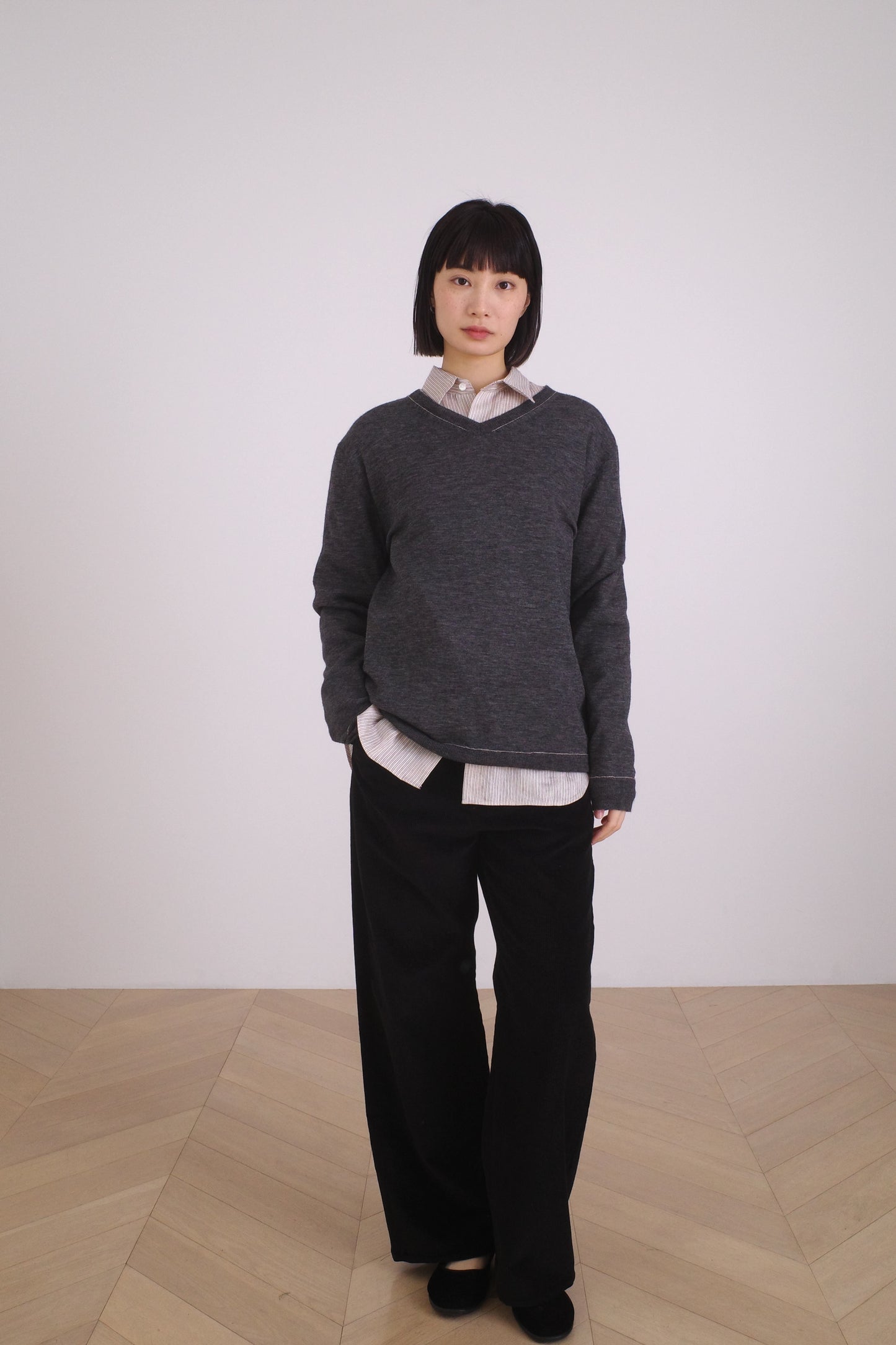 STITCHED V NECK/BREEZE YAK