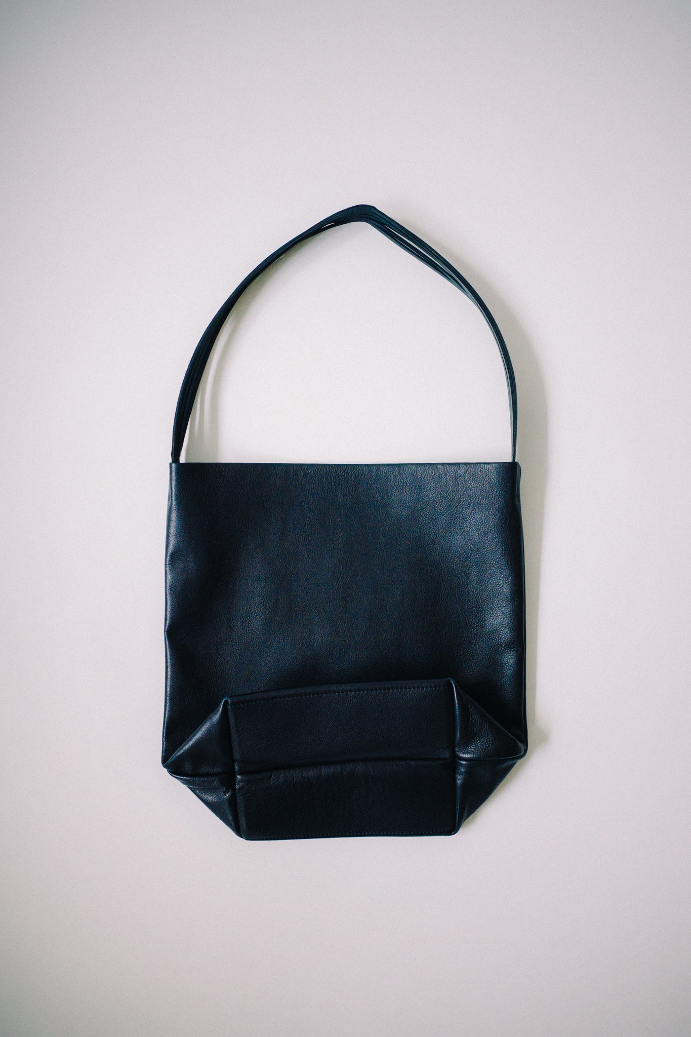 SEYA X ISAAC REINA CHASEN HOBO /MEDIUM /オイルレザー – seya-voyage
