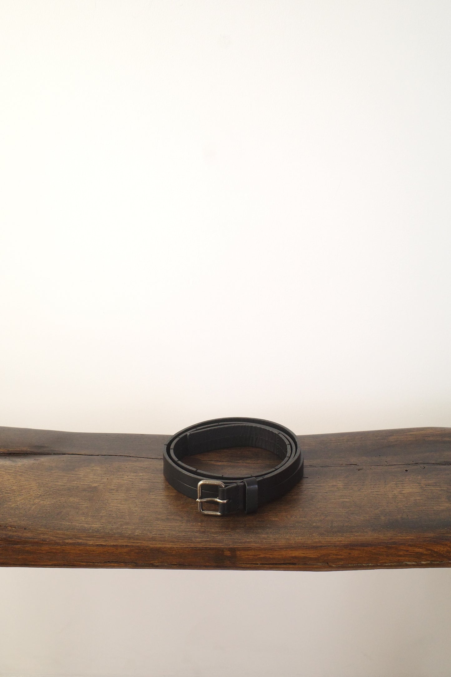 SEYA x ISAAC REINA CHASEN BELT/OIL LEATHER
